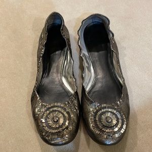 Tory Burch Kelly Ballet Flats in silver anthracite size 10